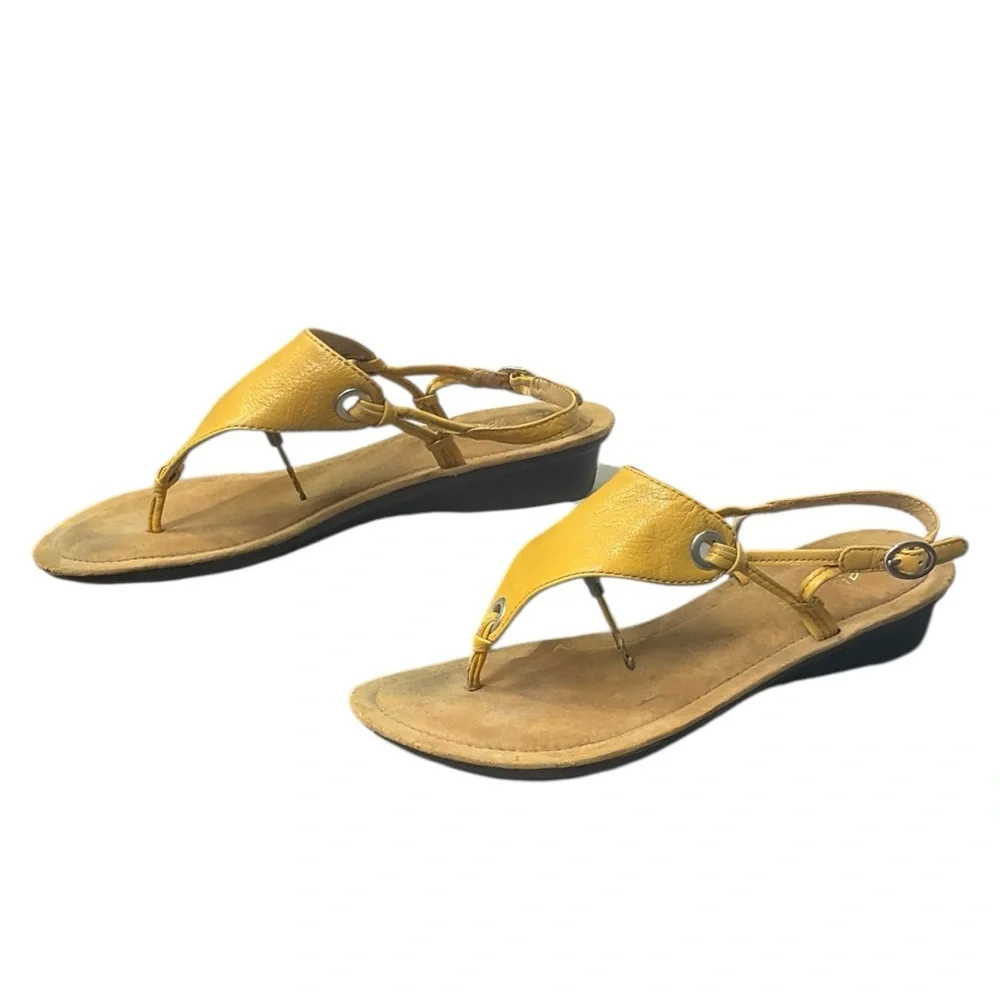 Naturalizer‎ T-Strap Sandals 💛 Leather | Women’s 8